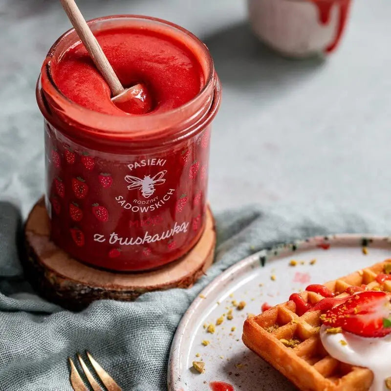 Honey with Strawberry 430g Vesa Beauty