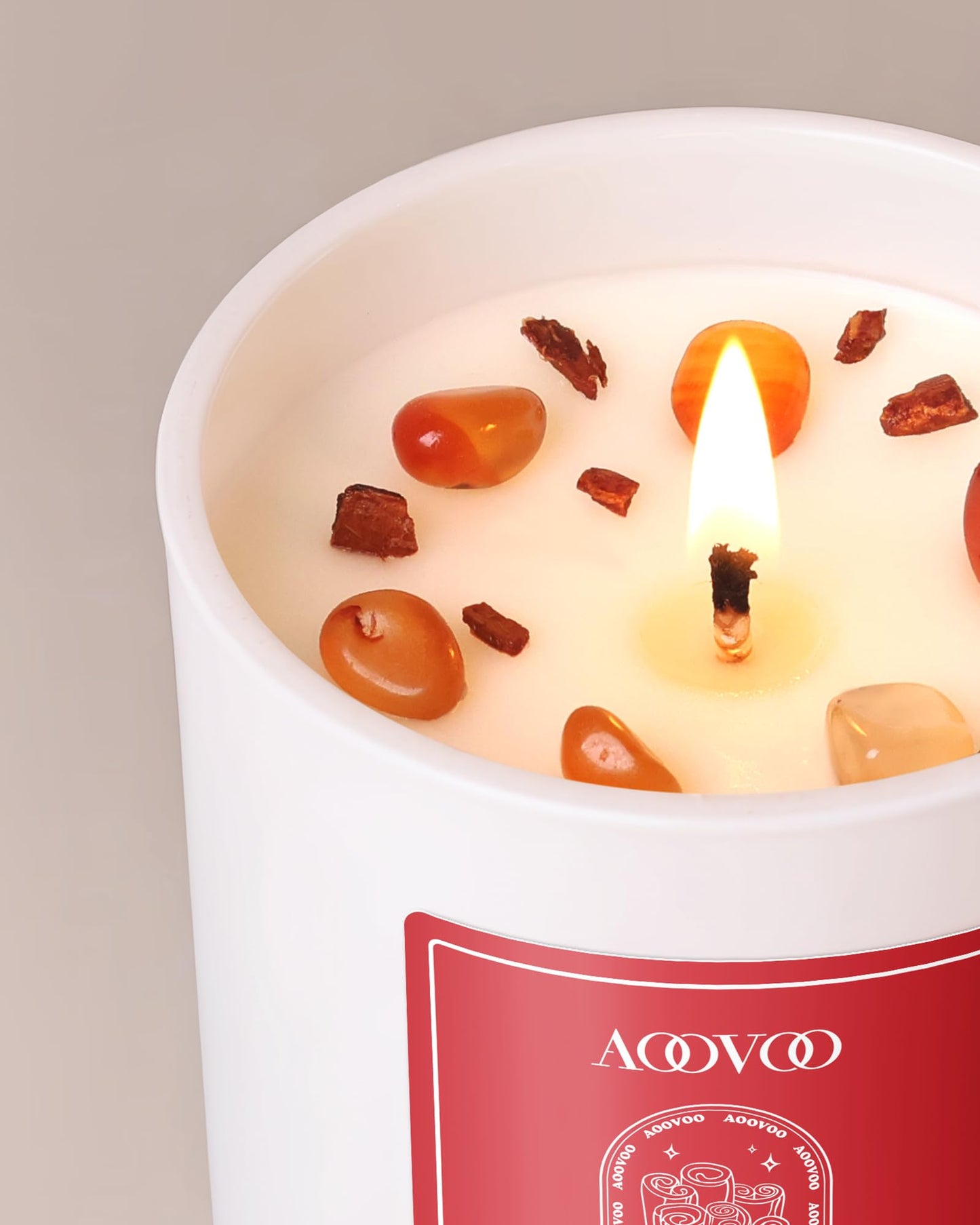 AOOVOO Cinnamon Scented Soy Candle with Crystals – 10oz for Women