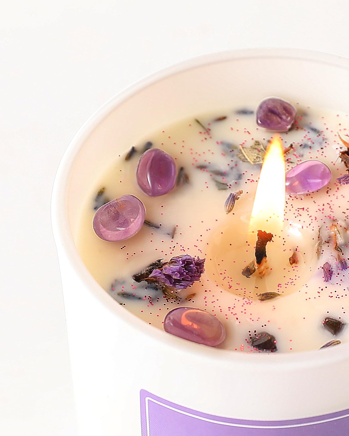 AOOVOO Lavender Scented Candles for Women - 7oz Soy Aromatherapy Candle with Crystals Inside