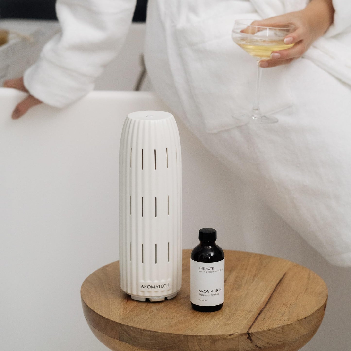AromaTech The Hotel Essential Oil Blend – Luxury Hotel Inspired (Lemon, Lavender, Peach & Pine) 4 oz / 120 mL
