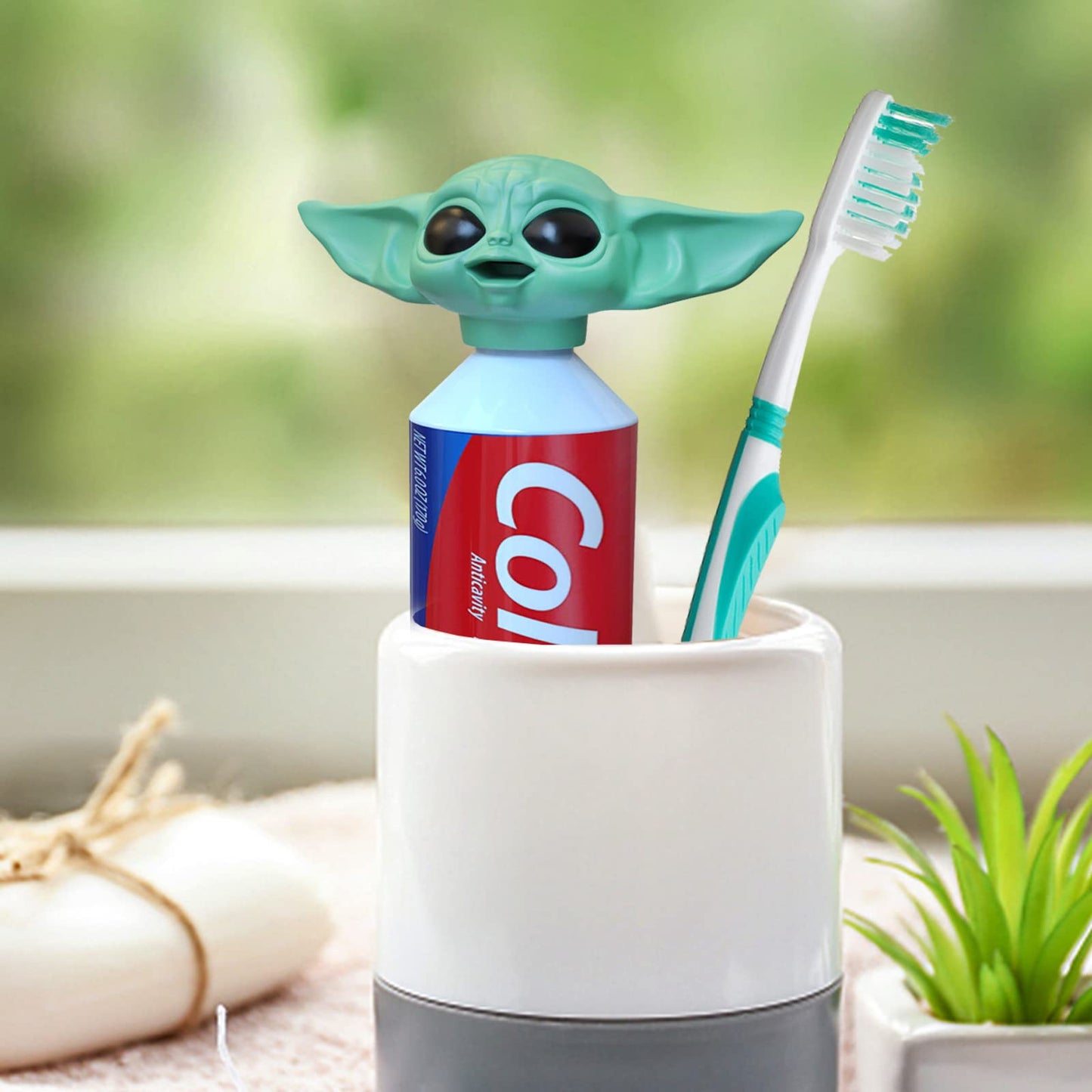 Baby Yoda Toothpaste Topper Cap – The Mandalorian Toothpaste Dispenser for Kids