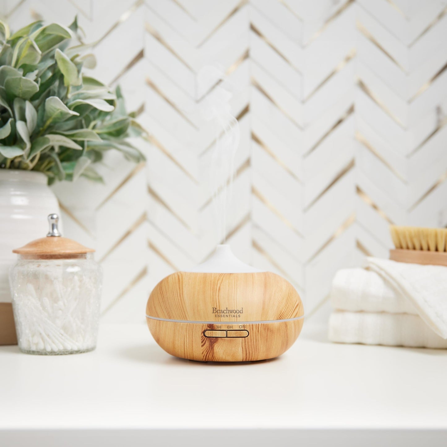Beachwood Essentials Ultrasonic Aromatherapy Diffuser 300mL – Therapeutic Grade, 16 Hours, 3-Timer, 7 Ambient Lights – White