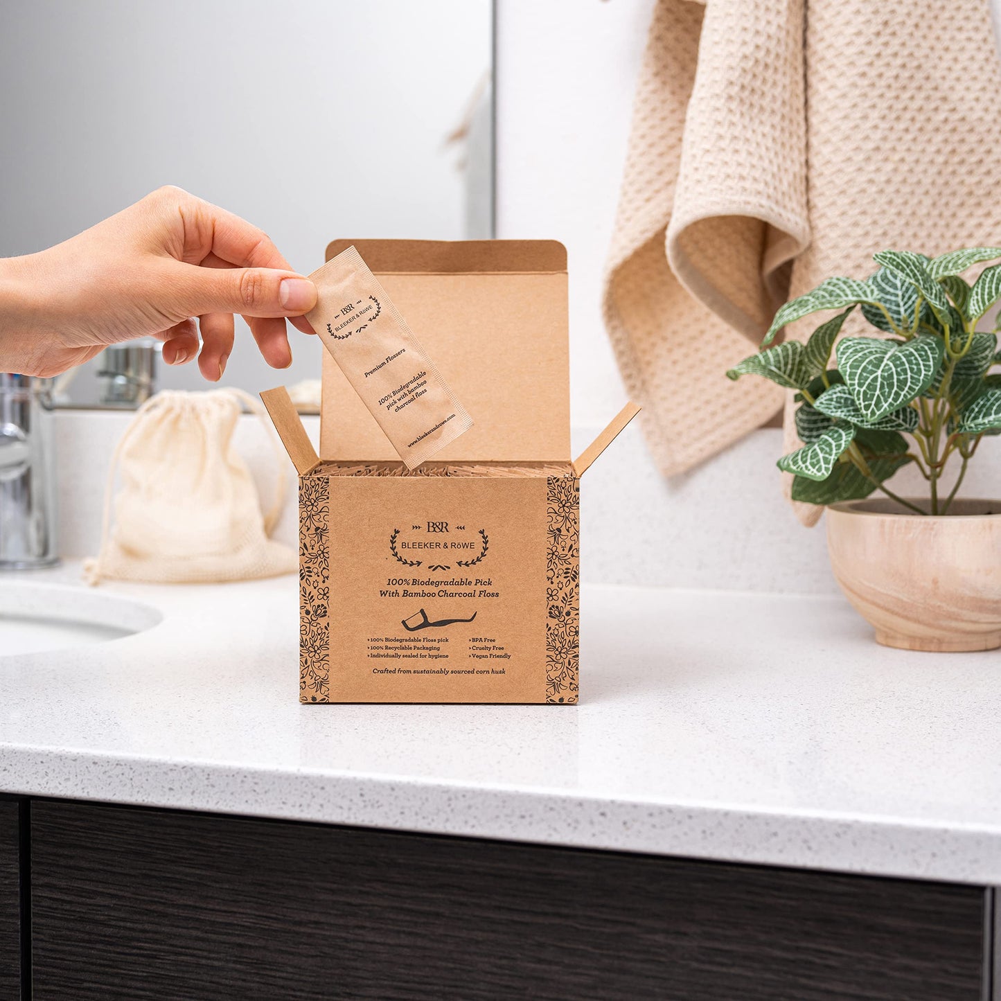 Bleeker & Rowe Biodegradable Floss Picks – 150 Pack, Eco-Friendly Bamboo Charcoal