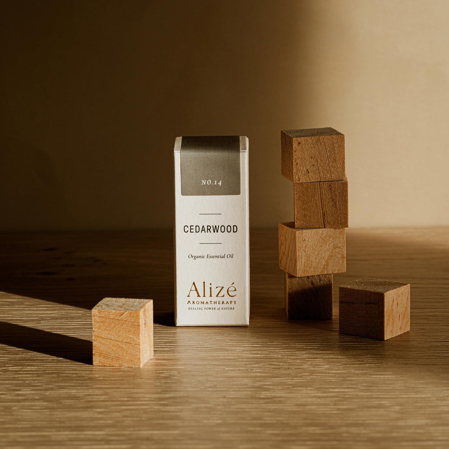 Alizé Aromatherapy Cedarwood Essential Oil – USDA Organic, 100% Natural & Pure (10ml/0.33 fl oz) for Diffusers, Tranquility