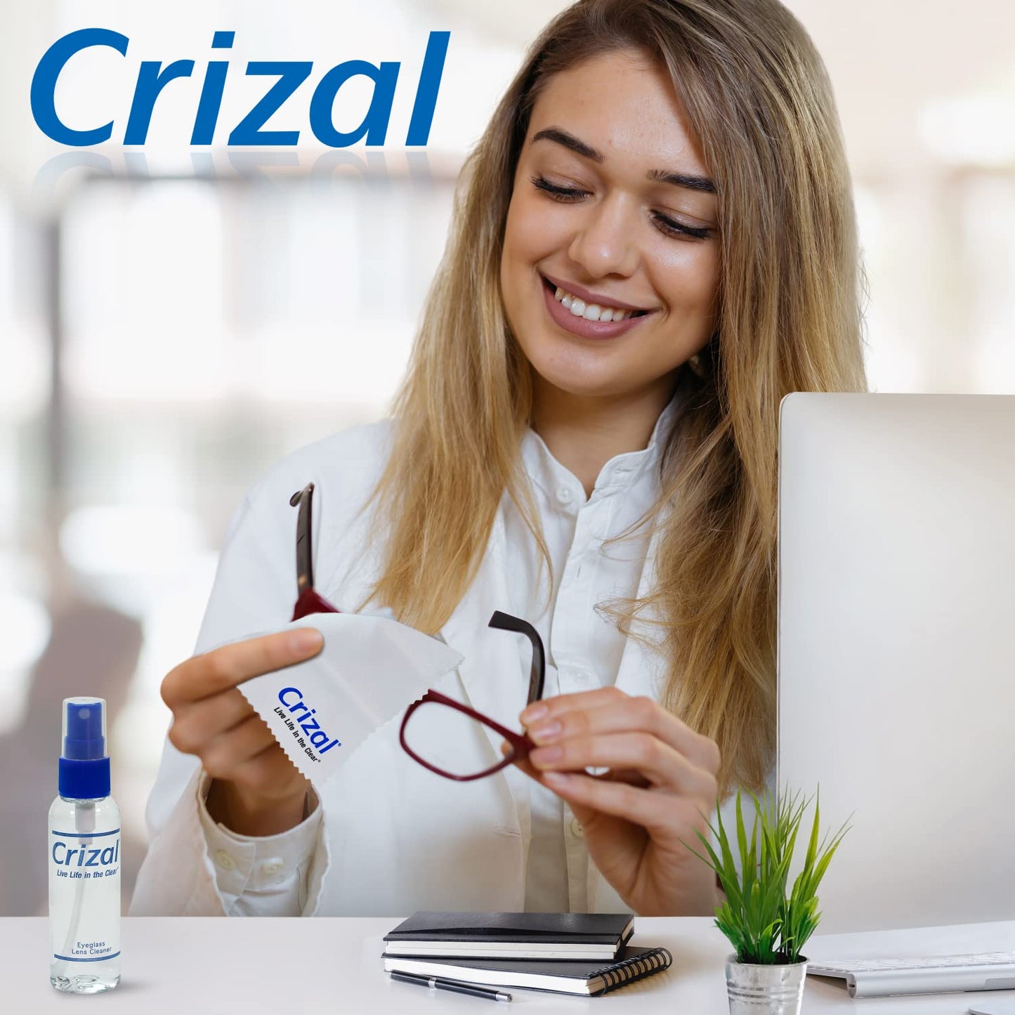 Crizal Eyeglass Cleaning Spray – Safe, Streak-Free AR Lens Cleaner