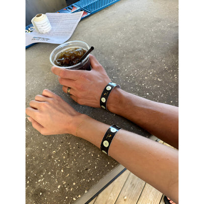 Drink Check Wristband by Xantus – GHB Test in 10 Seconds | USA Made | 100 Black Wristbands (400 Tests)