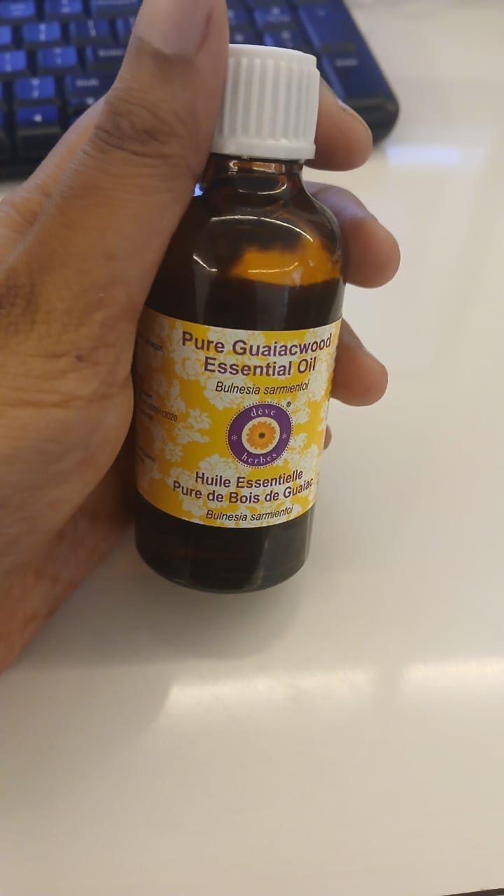 Deve Herbes Pure Guaiacwood Essential Oil – Steam Distilled 30ml (1 oz)