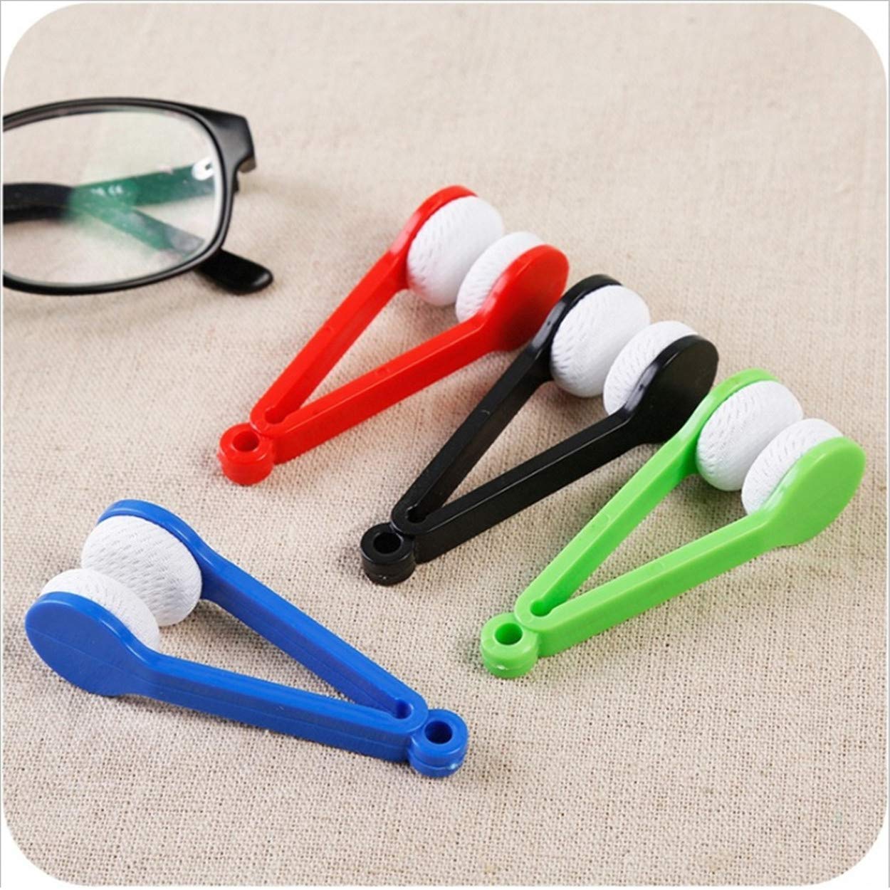 LERORO 12 Pcs Mini Microfiber Glasses Cleaner Clips – Eyewear Cleaning Tool (Random Color)