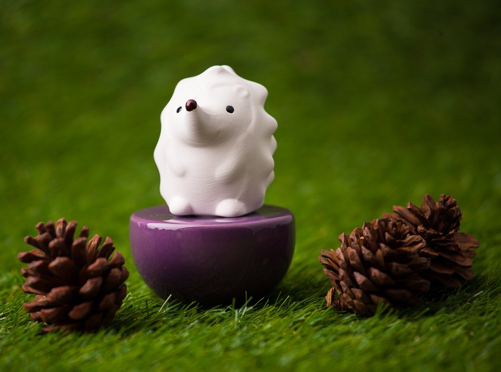 Lively Breeze Spiky Hedgehog Ceramic Diffuser – Non-Electric Aromatherapy for Desk, Car & Small Spaces
