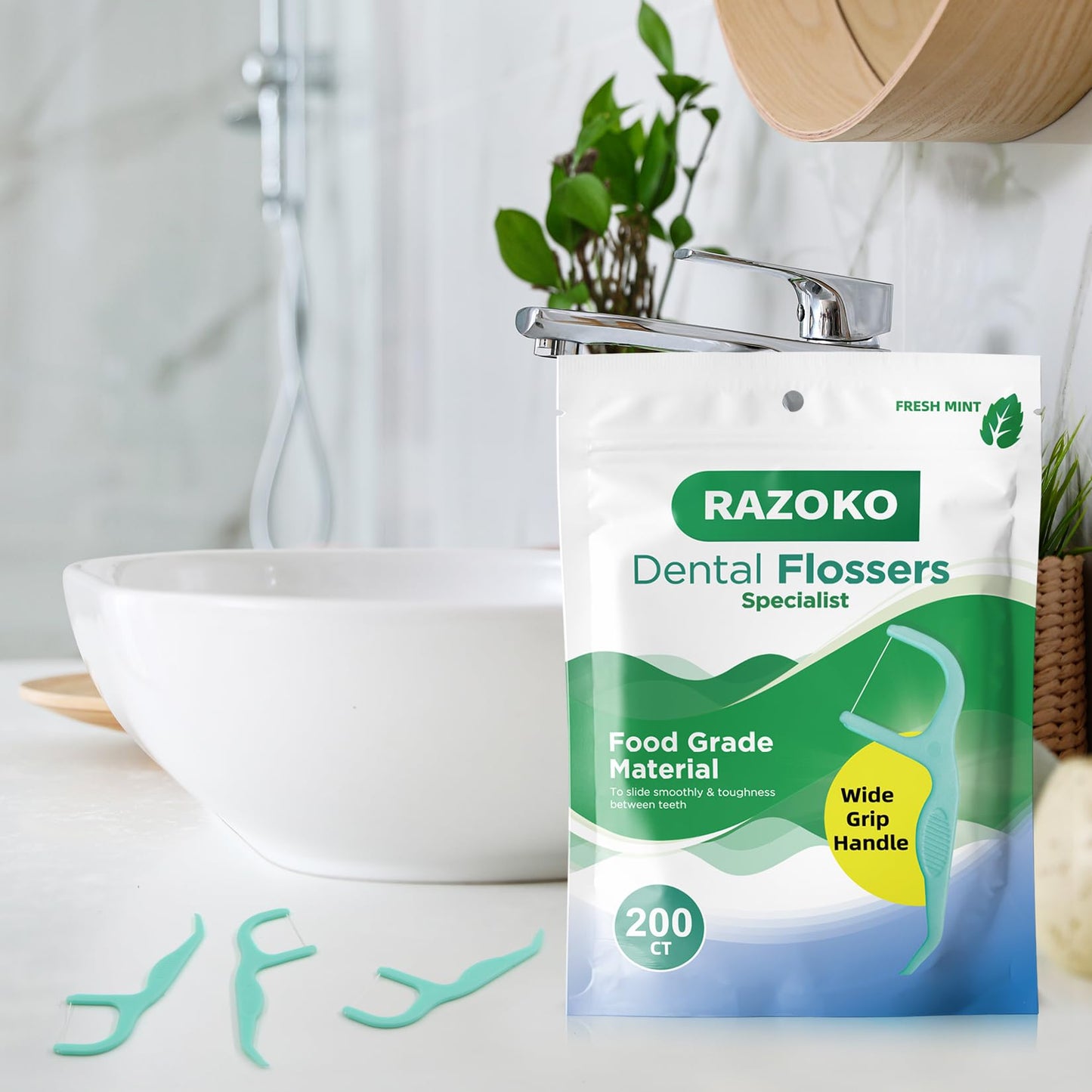 RAZOKO Dental Floss Picks – Mint Flavor, Shred-Resistant, Easy Grip (400 Count Pack of 2)