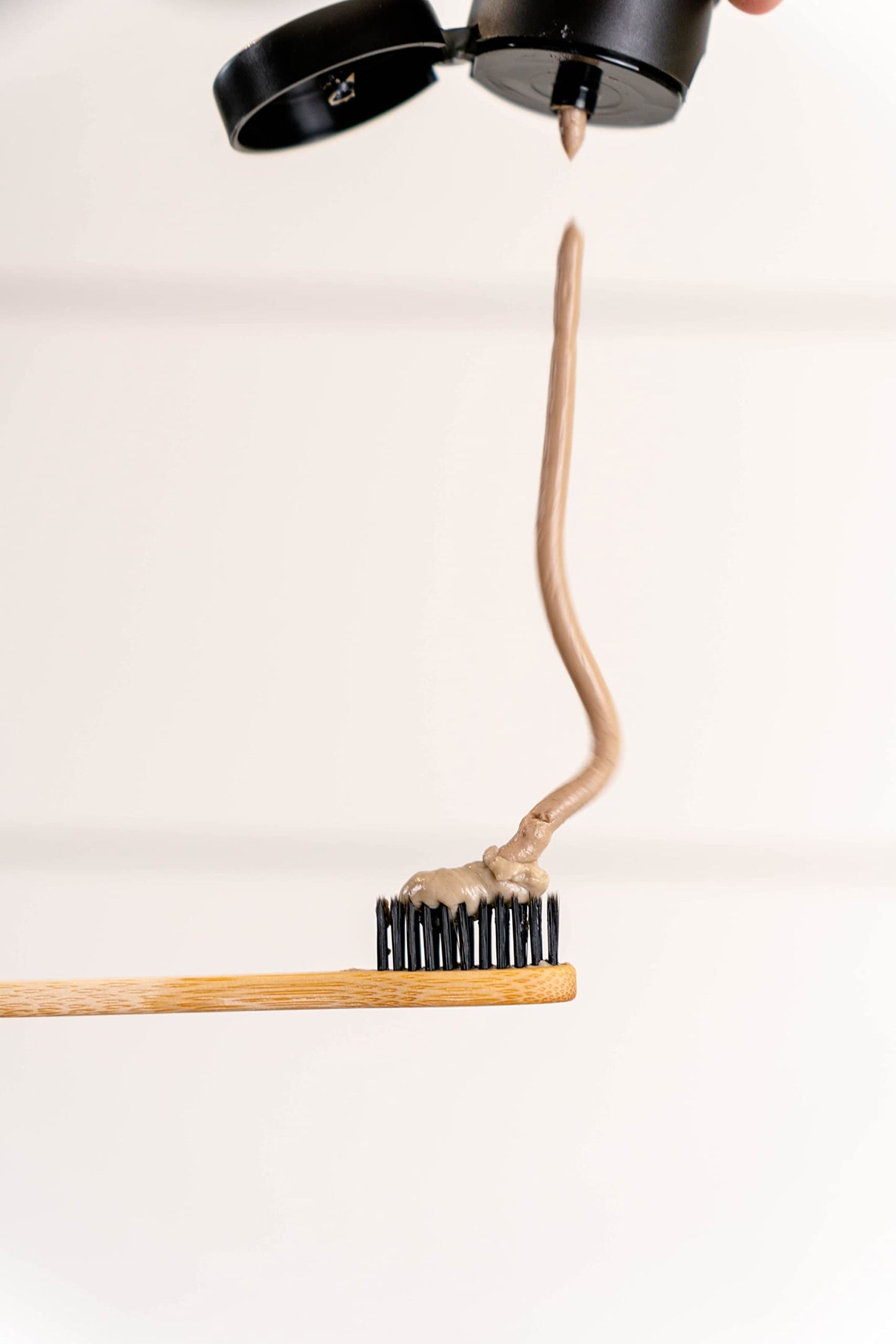 Redmond Earthpaste with Silver - Natural Non-Fluoride Toothpaste, 4 Ounce Tube (Peppermint)