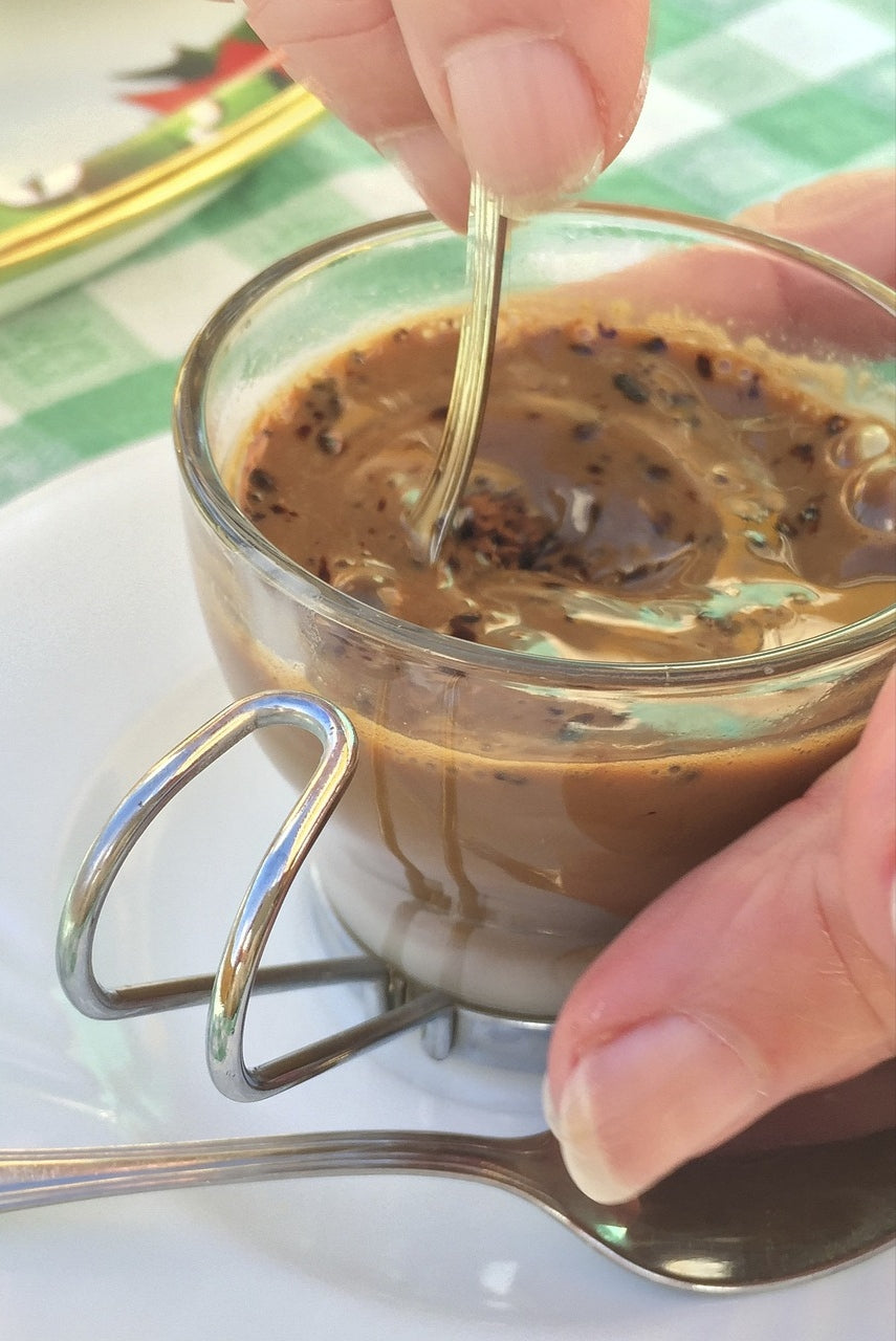 Delicious sugar-free hot chocolate in a cup, perfect for a healthy treat.