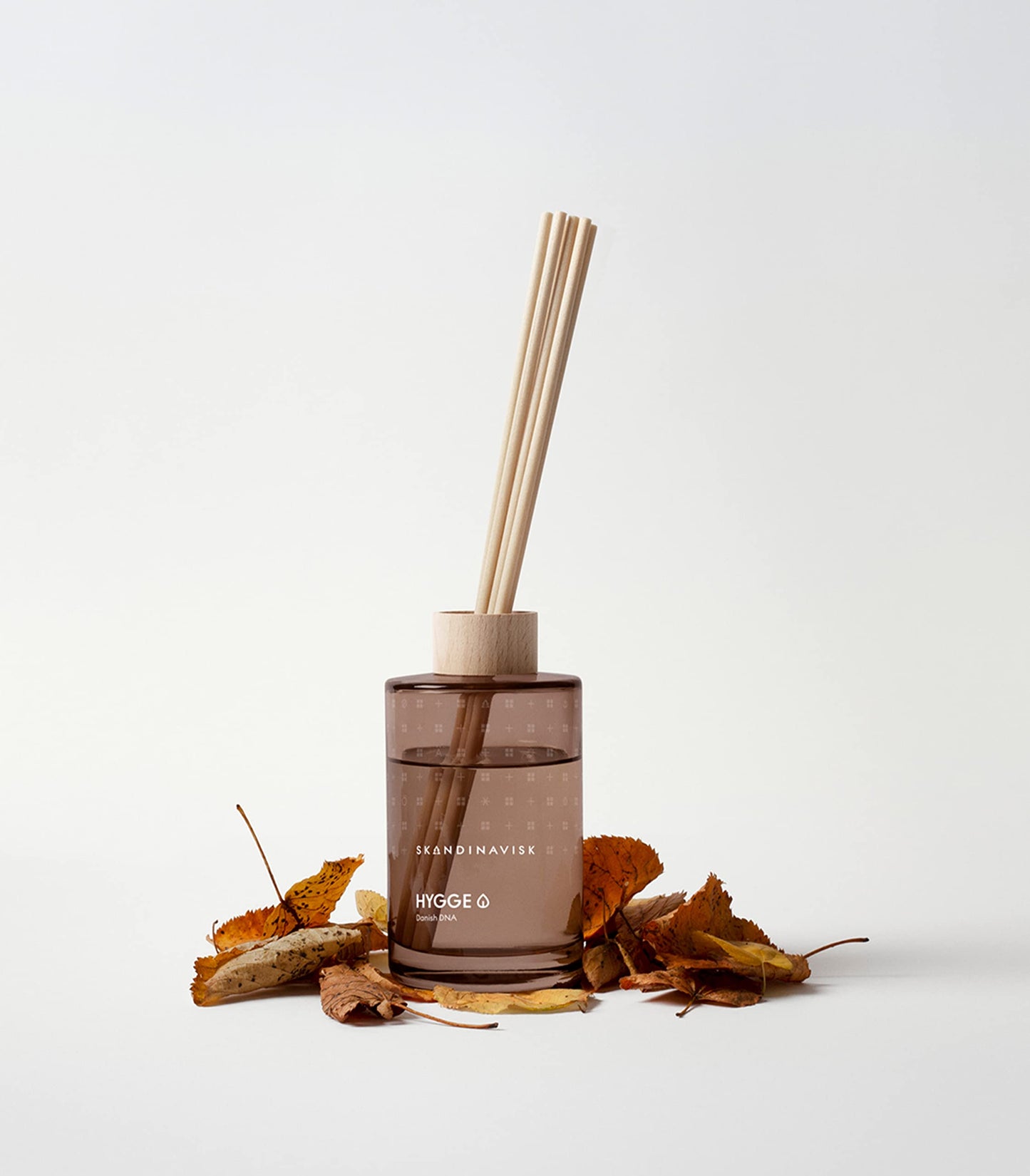 Skandinavisk Hygge Scent Diffuser with 8 Reeds — 3 Months, 6.75 fl oz, Black Tea & Mint Leaves, Dried Apples & Cinnamon