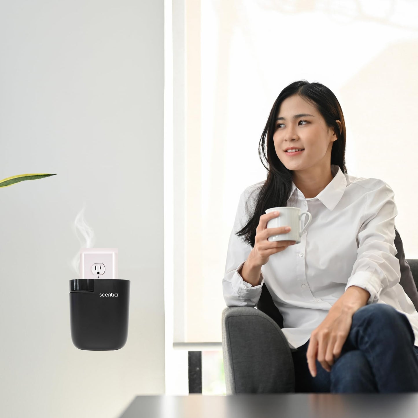 Smart Plug-in Diffuser with App Control – Waterless Cold Air, 500 Sq Ft (Black)