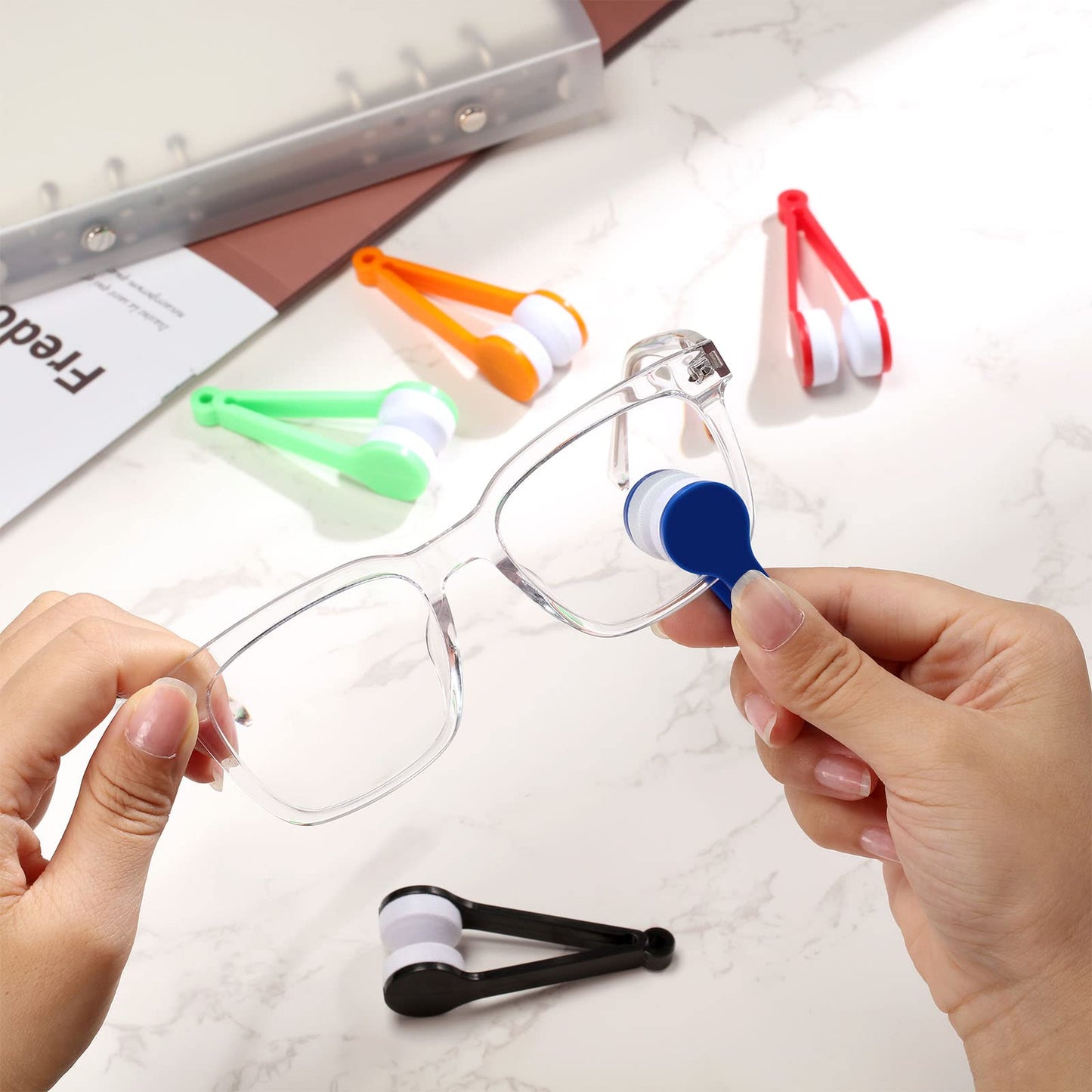 30Pcs Mini Eyeglasses Cleaner Brushes – Microfiber Clip Cleaning Tool, 5 Colors