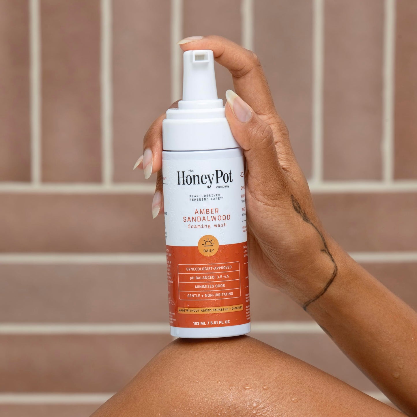 The Honey Pot Company - Amber Sandalwood Feminine Wash for Sensitive Skin | pH Balanced, Plant-Based Hygiene
