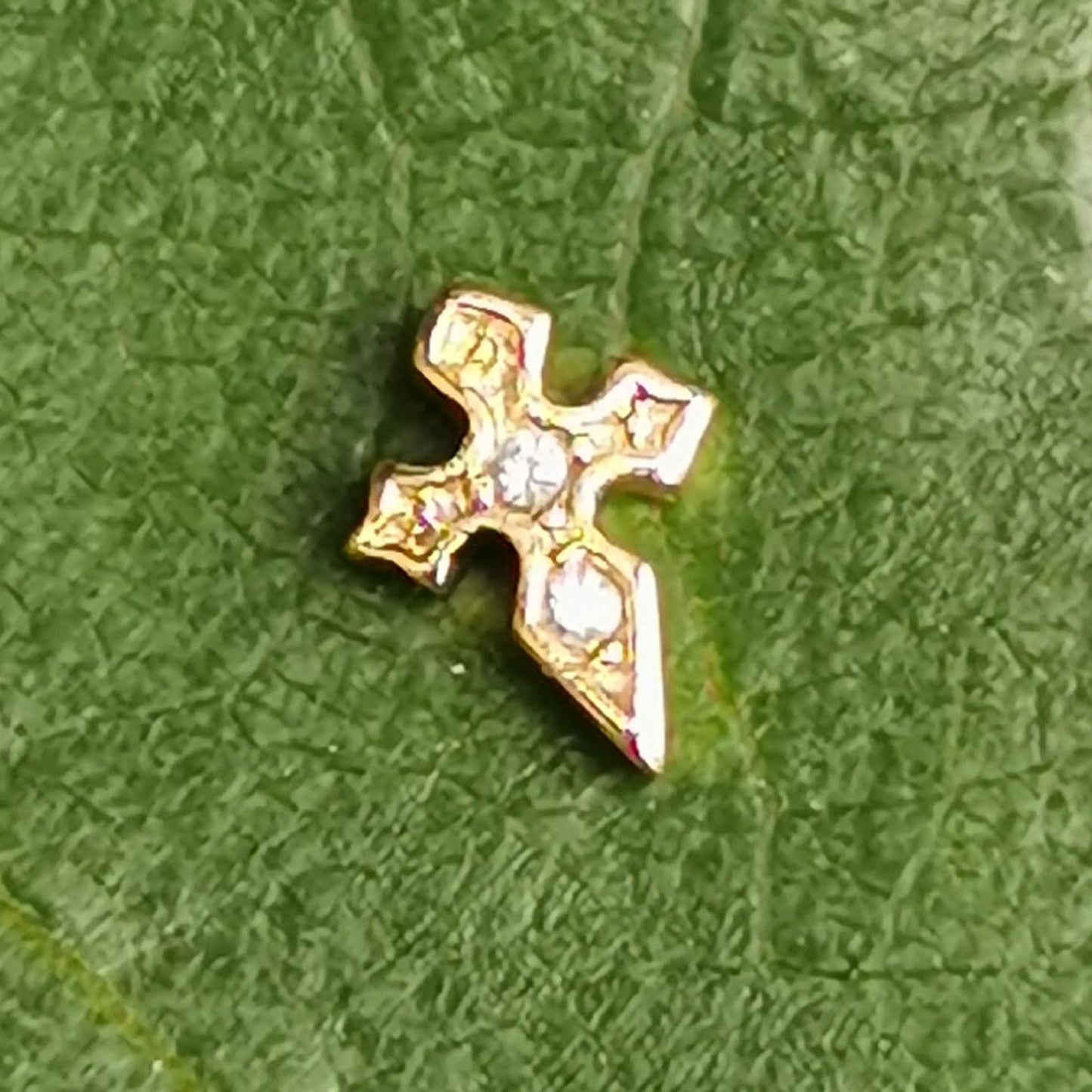 Tooth Gems 8K Gold Cross Design – 5mm Teeth Gems Kit (1 Piece)