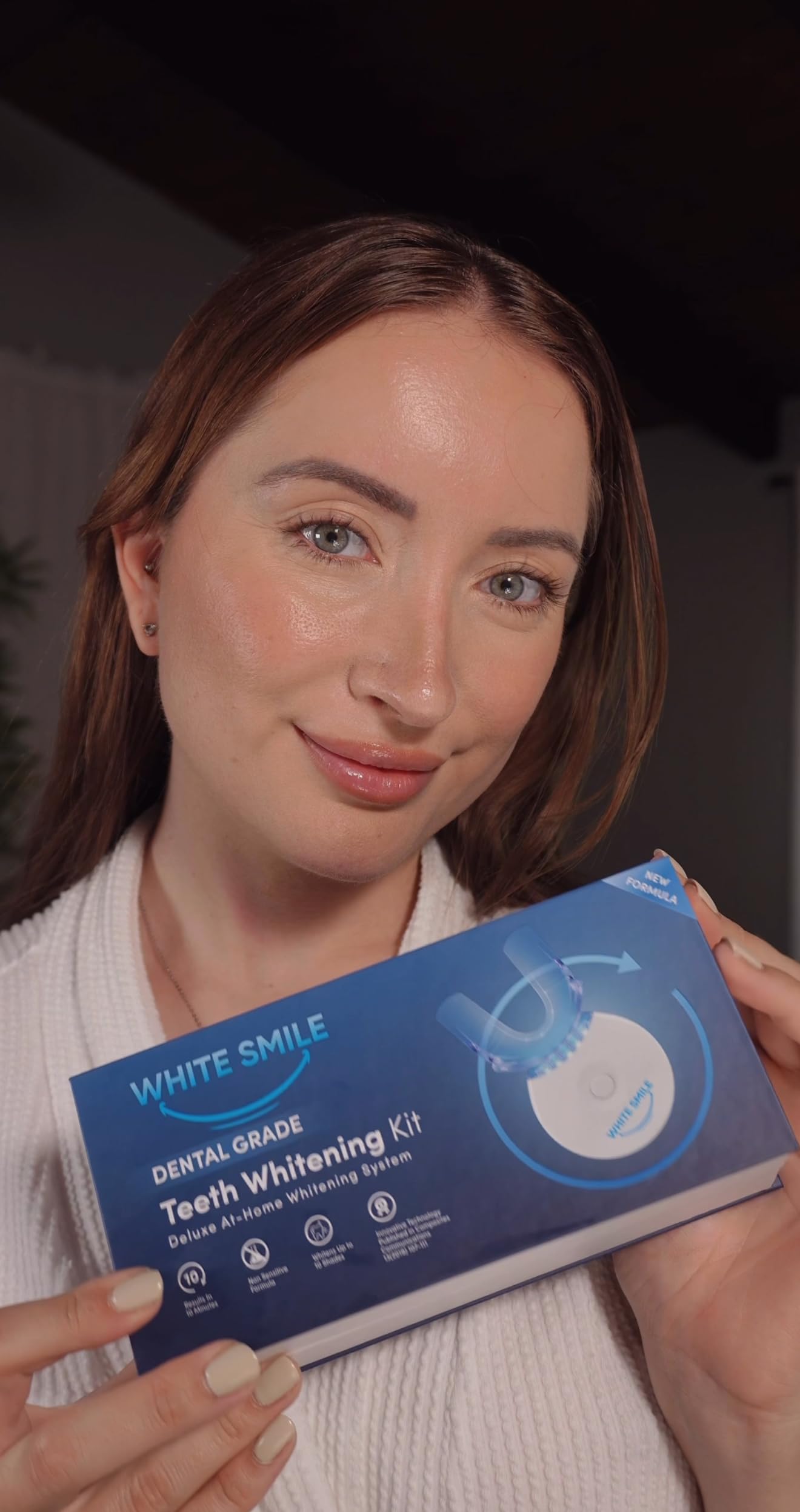 WHITE SMILE Teeth Whitening Kit – LED Light System, 35% Carbamide Peroxide, 3 Gel Syringes